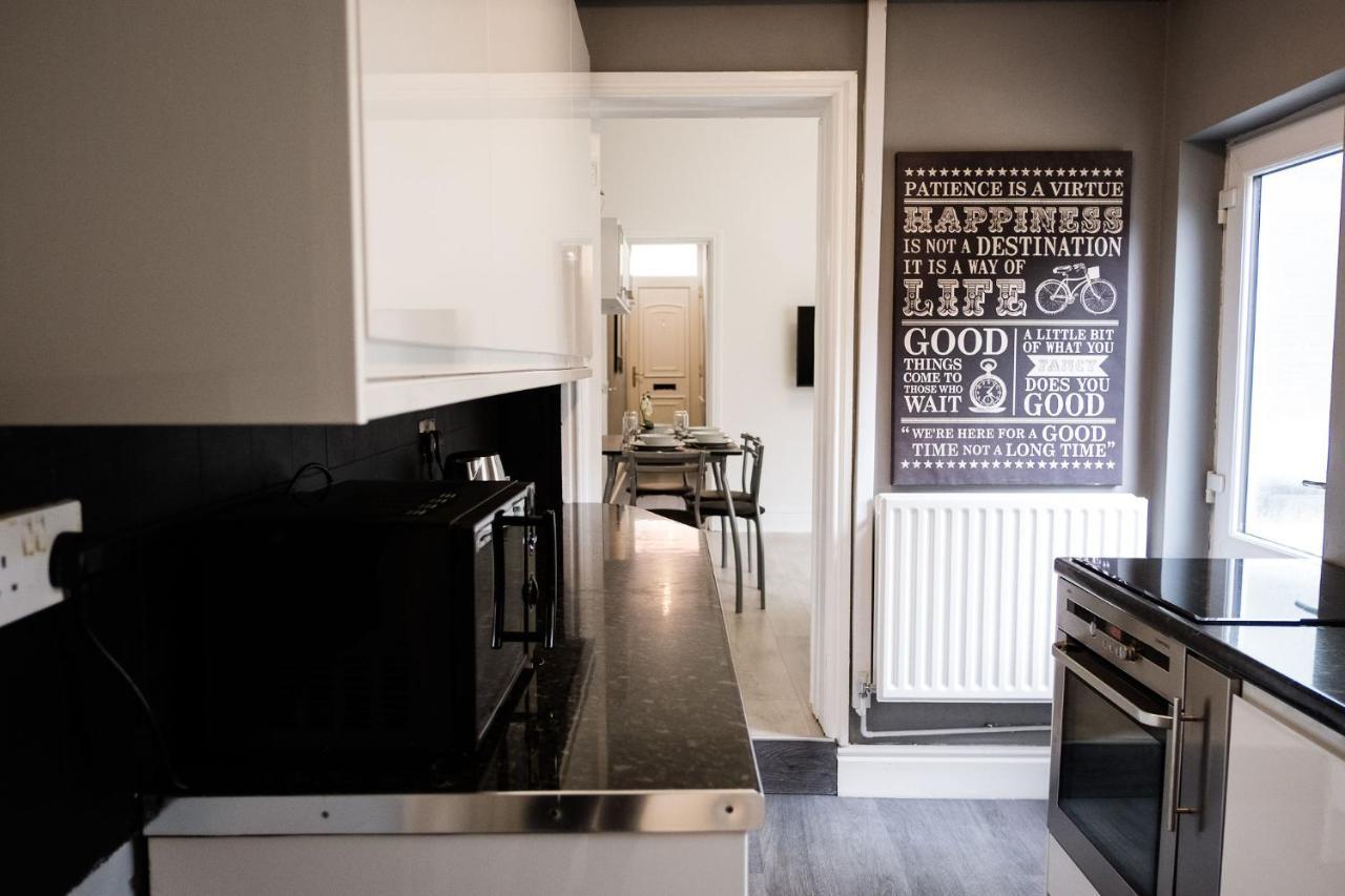 Stay Comfortable- Close To City Centre- Sleeps Up To 8 Stoke-on-Trent Ngoại thất bức ảnh