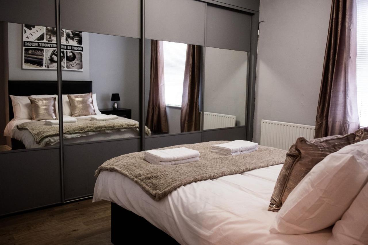 Stay Comfortable- Close To City Centre- Sleeps Up To 8 Stoke-on-Trent Ngoại thất bức ảnh