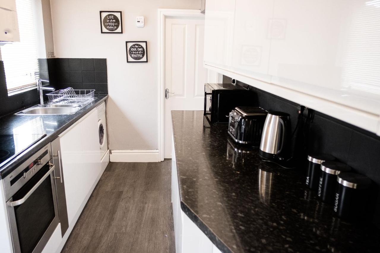Stay Comfortable- Close To City Centre- Sleeps Up To 8 Stoke-on-Trent Ngoại thất bức ảnh
