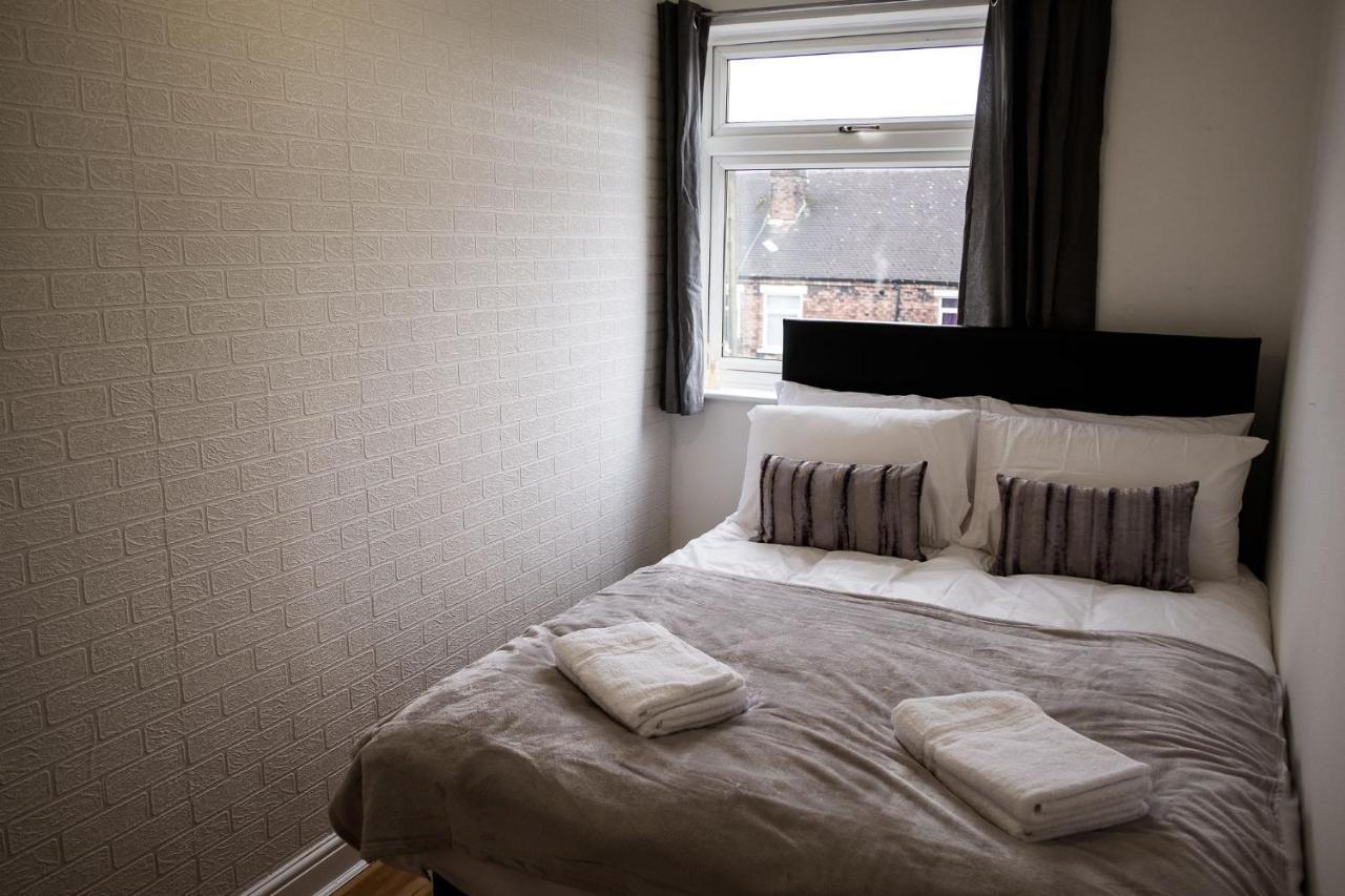 Stay Comfortable- Close To City Centre- Sleeps Up To 8 Stoke-on-Trent Ngoại thất bức ảnh